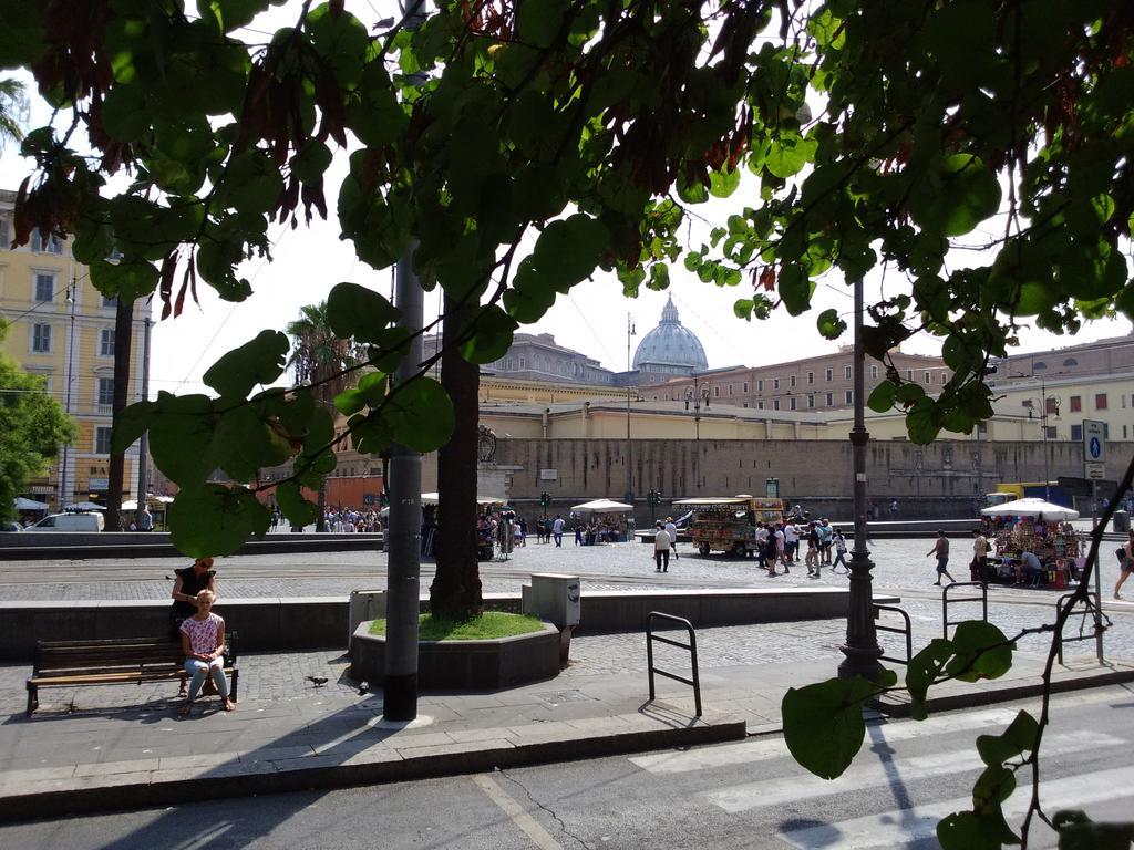 Domus Al Vaticano 36 Rom Exterior foto